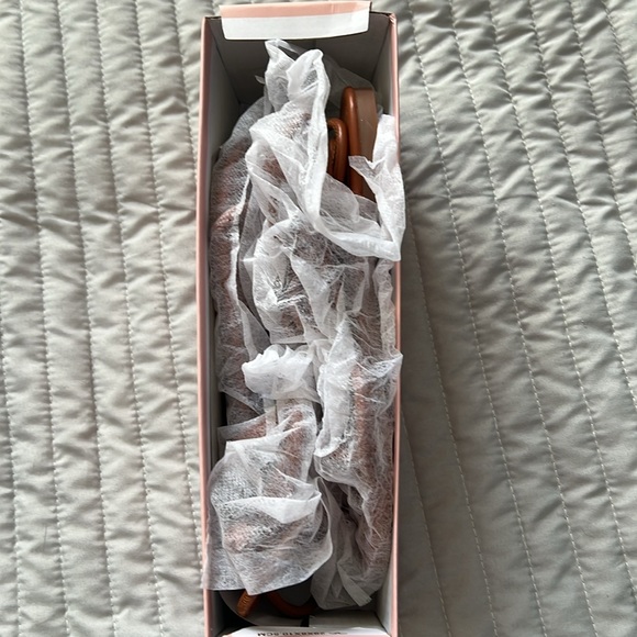 NWT…Gladiator Flats - Picture 4 of 5